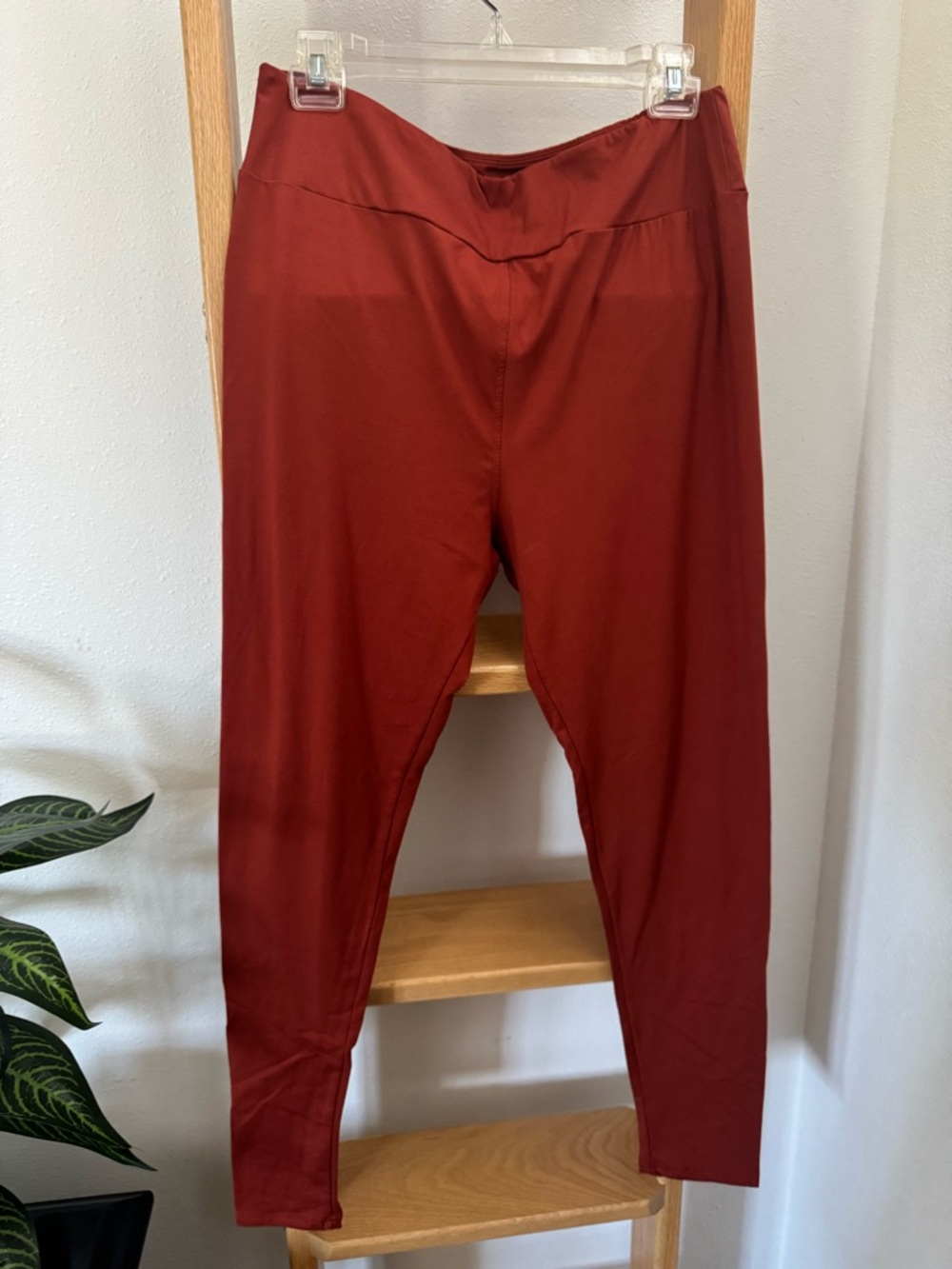 EUC TC Tall & Curvy LuLaRoe Solid Deep Rust Buttery Soft Leggings - Picture 2 of 9